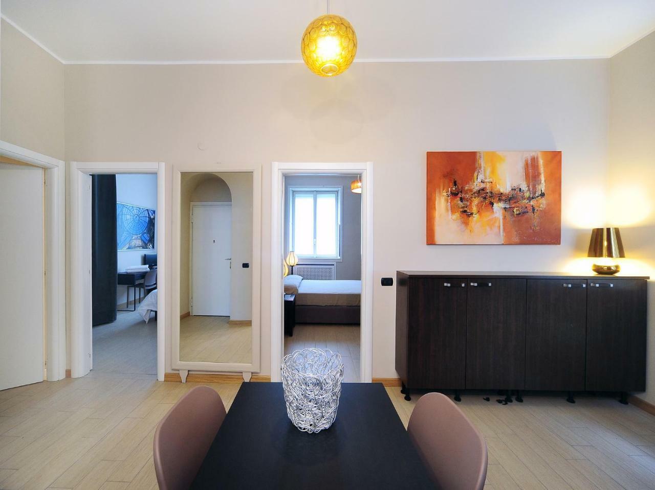 Urban District Apartments - Milan Old Town Central 2 Br Екстериор снимка